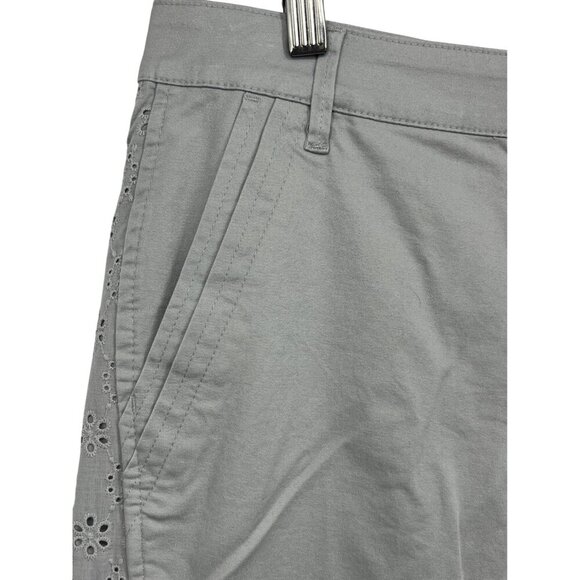 Style & Co Mid Rise Eyelet-Trim Womens Capri Pants Size 12 Gray New - Picture 3 of 11